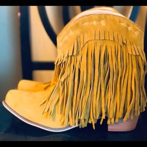 NWOT Yellow faux/fake suede fringe booties